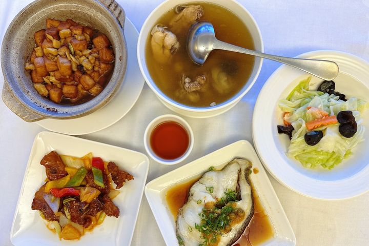 ▲以四季旬味入饌，結合在地食材與養生概念，主廚精心烹調經典粵式佳餚，展現細膩滋味與食療養生的完美平衡。　圖：雀客國際／提供