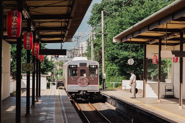 ▲會津城下町復古的「七日町車站」。　圖：台灣虎航／提供