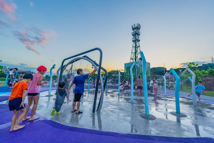 ▲星際水樂園讓汐止區小朋友清涼一夏。　圖：新北市政府水利局／提供
