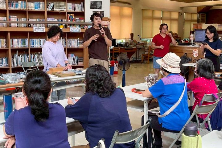 「足留龜鄉－療癒系山城」主題講座系列之「飲食文化與地方養份」在高雄市立圖書館－六龜分館進行。　圖：茂林國家風景區管理處／提供